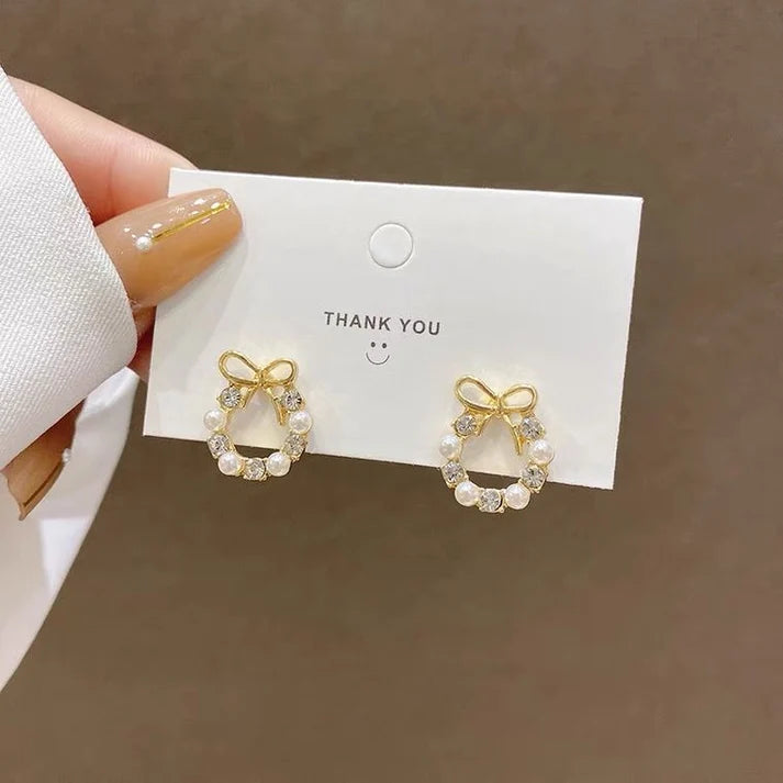 Bow Pearl Earring (White)