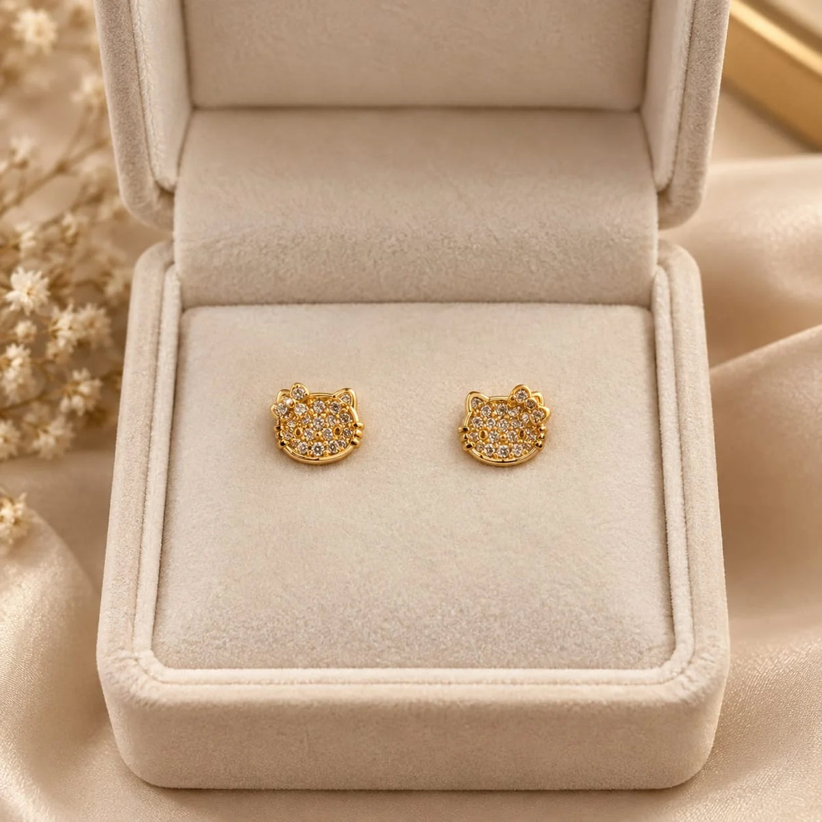 Kittey Studs (Golden)