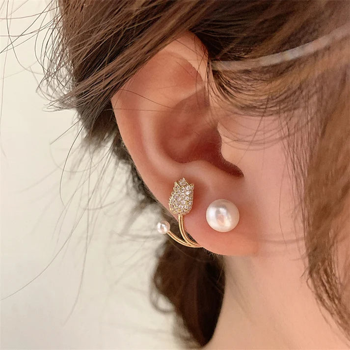 Flower Pearl Earring (White)